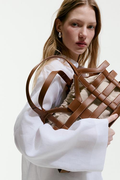 Large drawstring-detail tote bag - brown/light beige