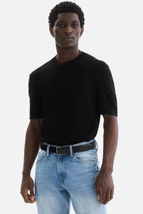 Slim fit knitted t-shirt - black