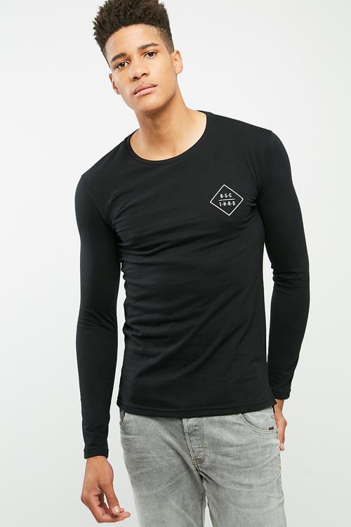 Long graphic tail crew neck tee