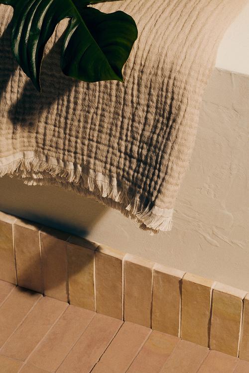 Cotton muslin blanket - white/light beige