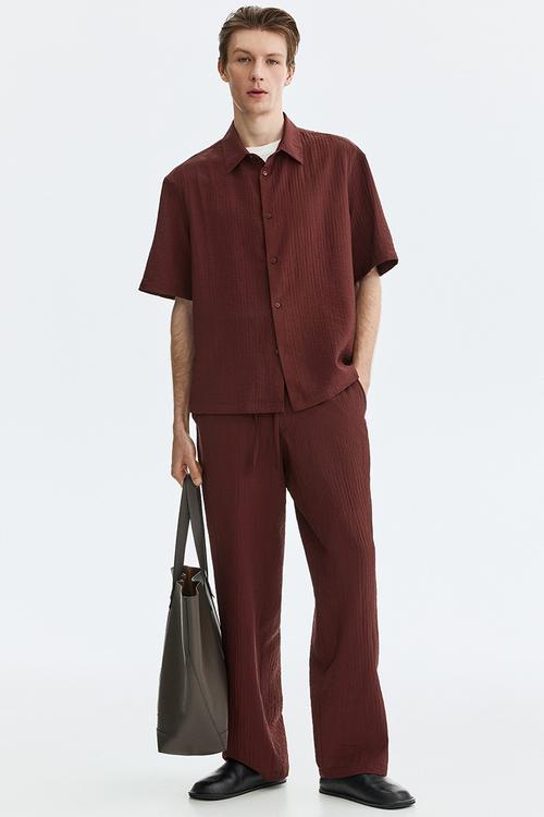 Relaxed fit textured trousers - burgundy