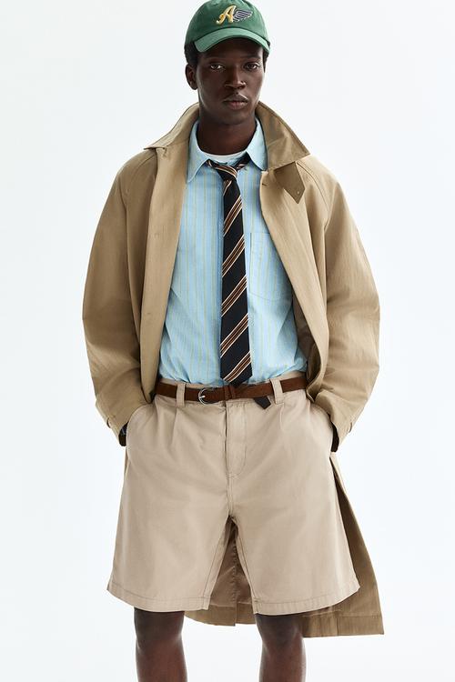 Relaxed fit cotton chino shorts - beige