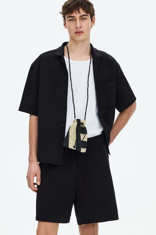 Relaxed fit waffled shorts - black