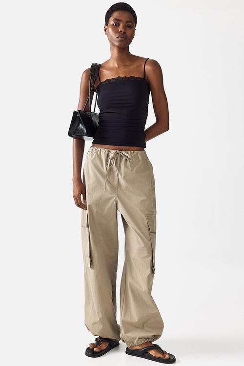 Lace-trimmed strappy top - black