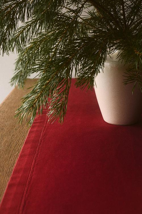 Cotton table runner - dark red