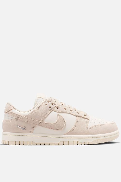 WMNS NIKE DUNK LOW SE