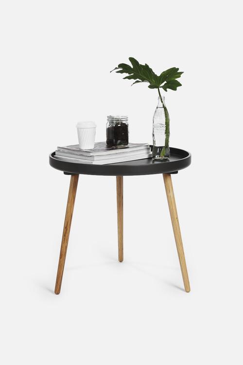 Tray table