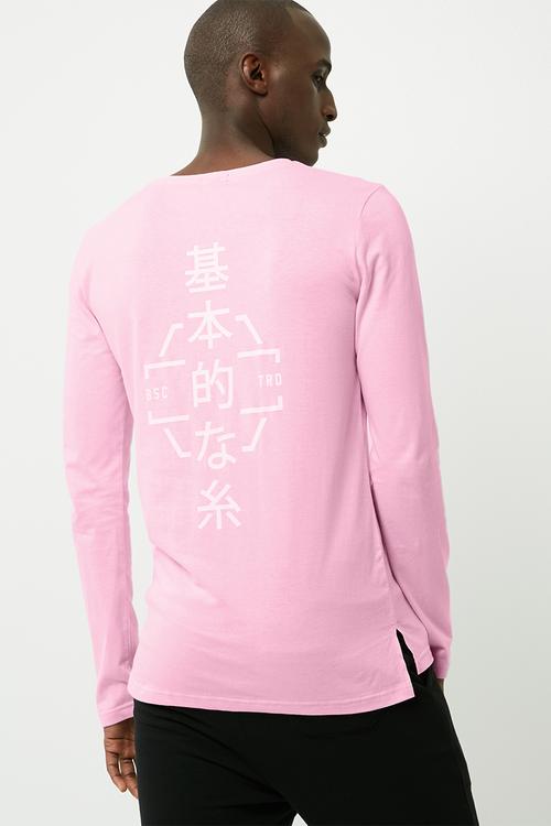 Long graphic tail crew neck tee
