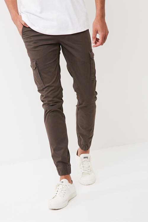 Cuffed cargo jogger