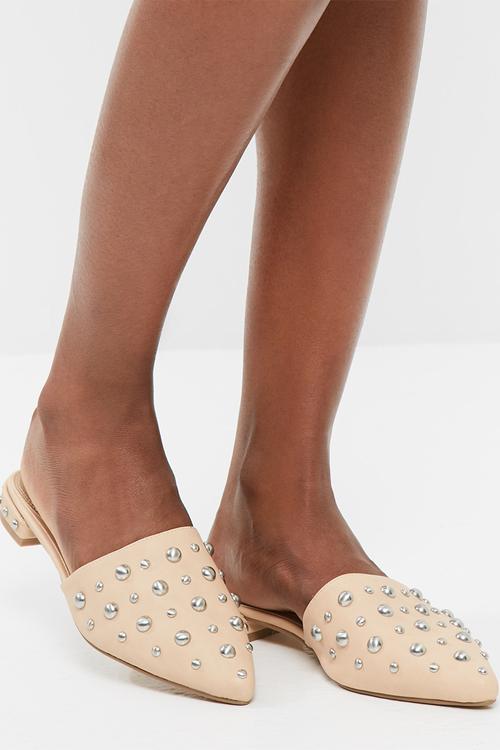 Studded slider