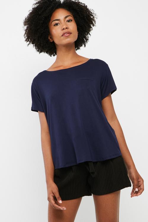 Scoopneck relaxed tee with turn back cuff