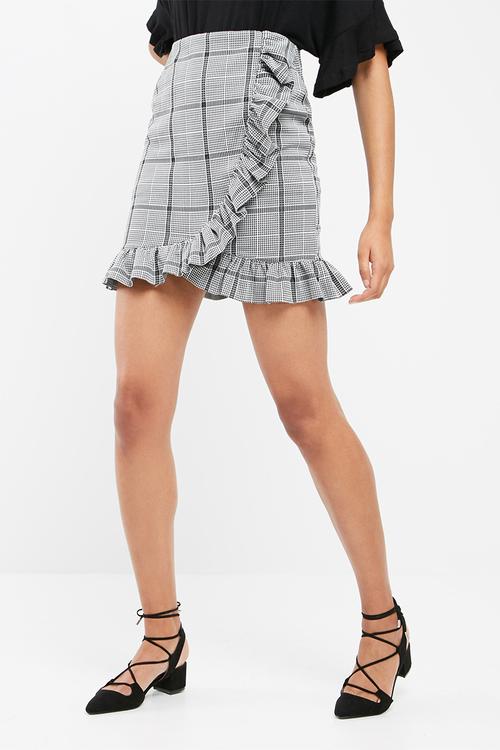 Check frill skirt