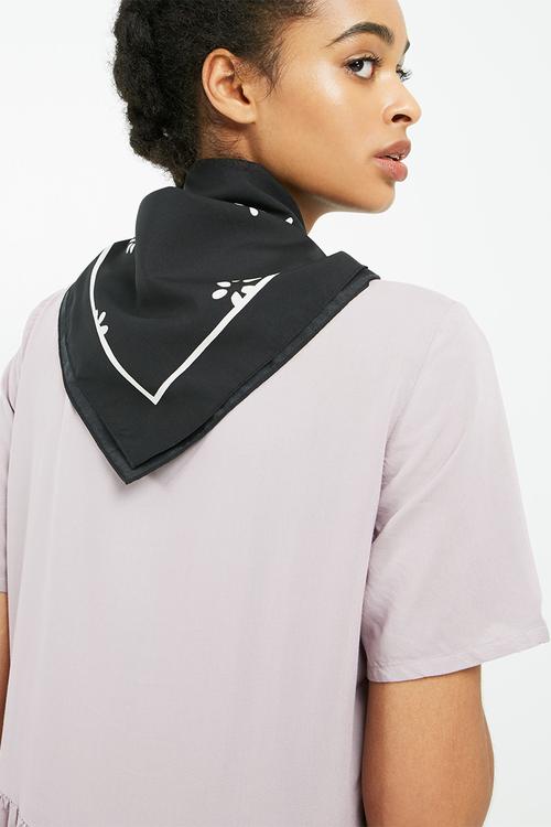 Kelle square scarf