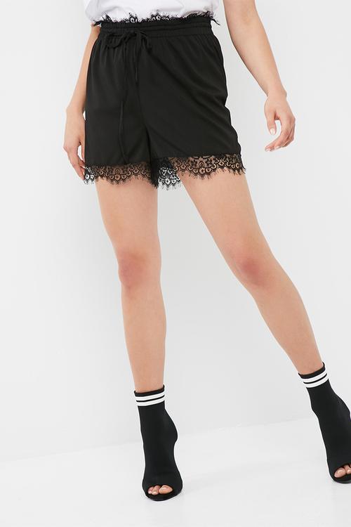 Aby lace shorts