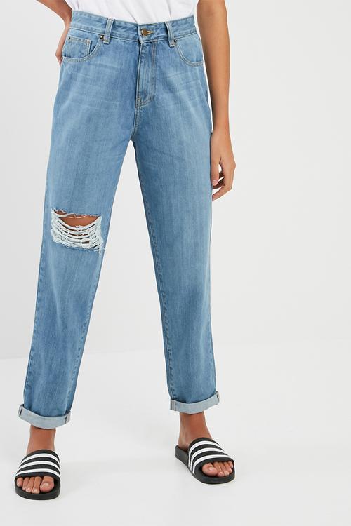 Slim boyfriend mid rise jeans