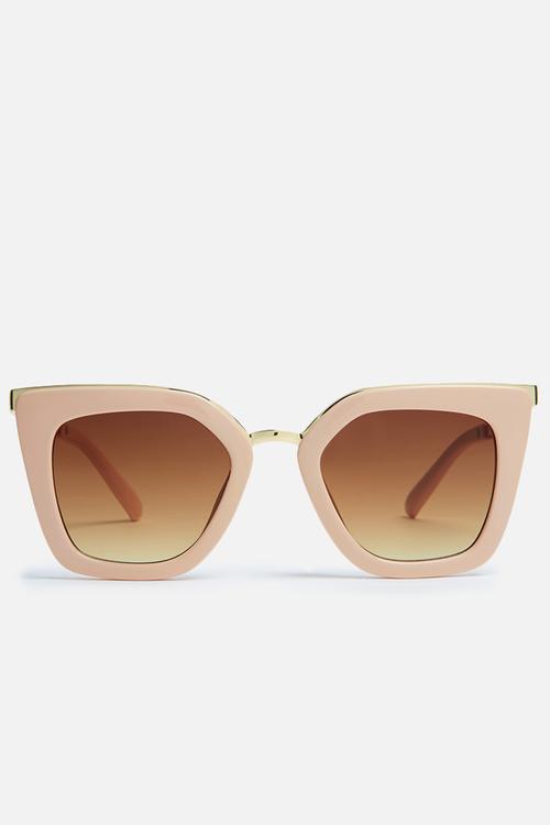 Thick rimmed cateye