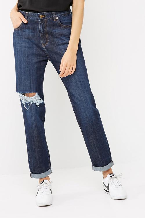 Slim boyfriend mid rise jeans