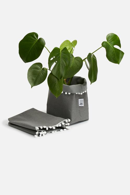 Set of 2 storage buckets
