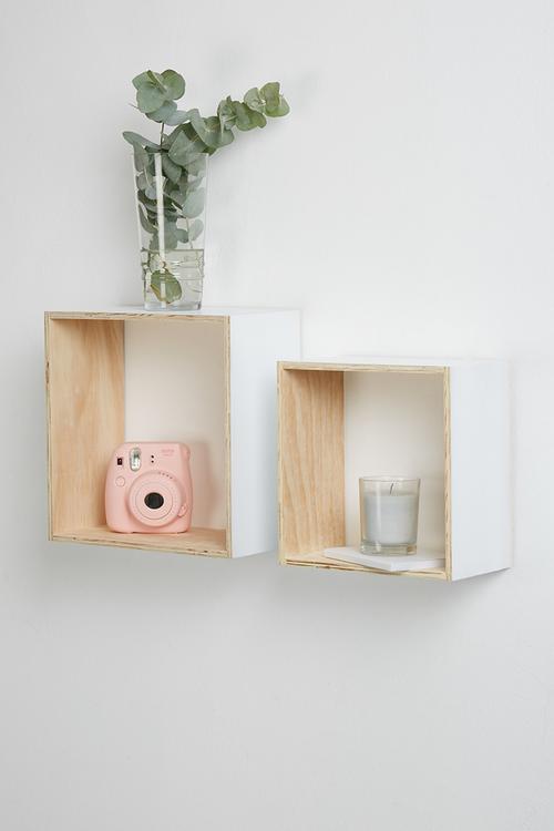 Square shelves set of 2