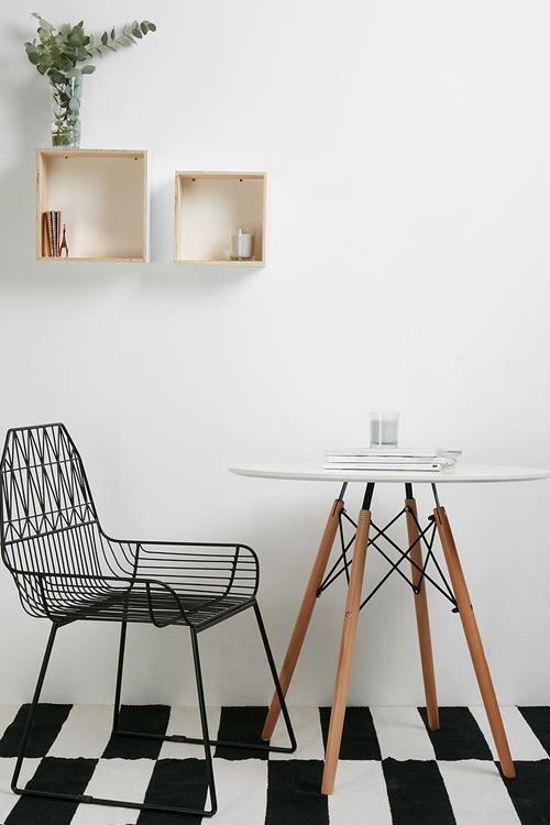 Round san dining table