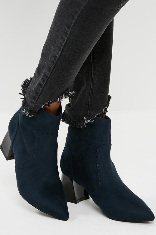 Modern heel boot
