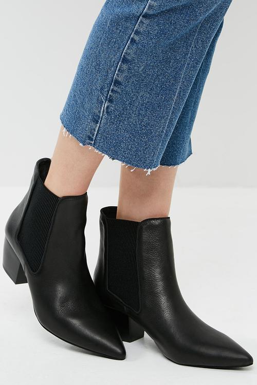 Ella leather boot