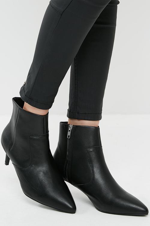 Odin leather boot