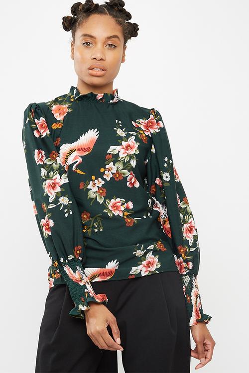 Blouse with pie crust neckline