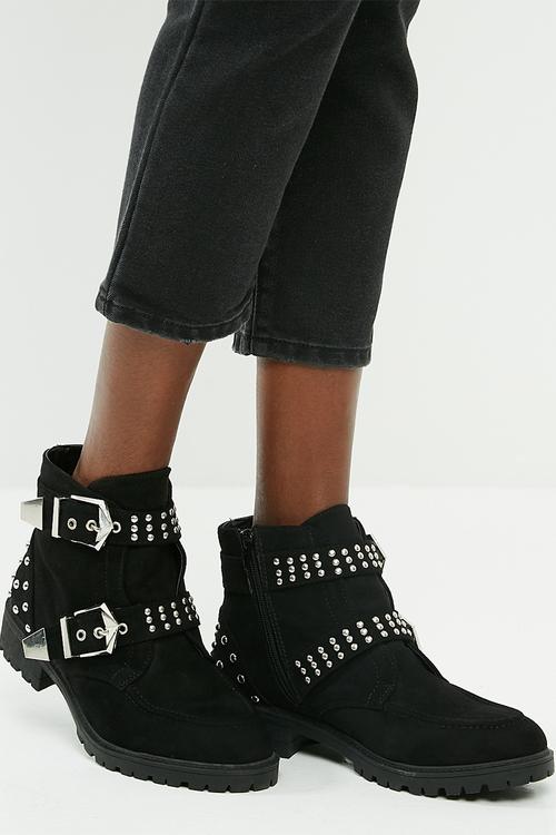 Double buckle cleated sole biker boot