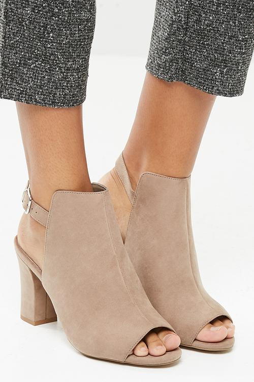 Sleek cut out block heel - beige