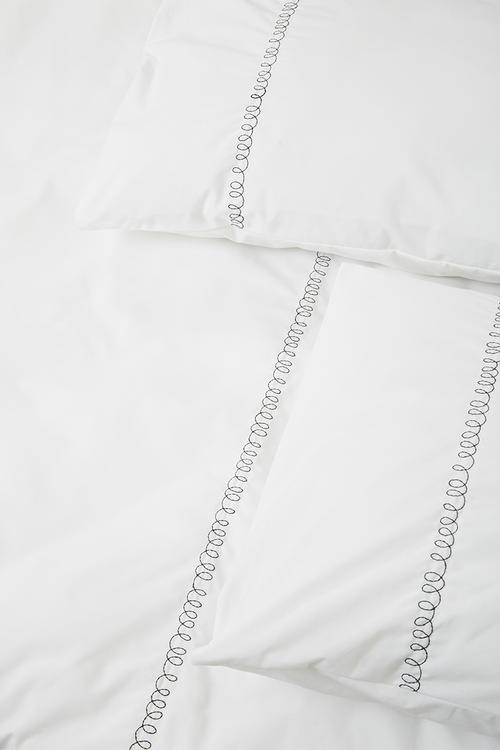 Squiggle embroidered duvet set cover - black