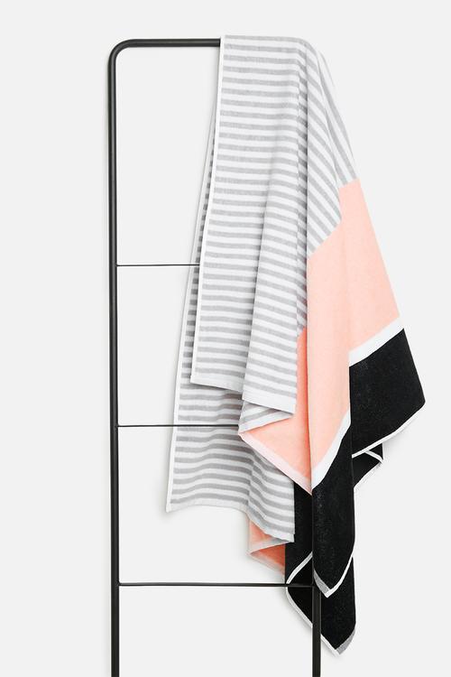 Antigua beach towel - pink & black