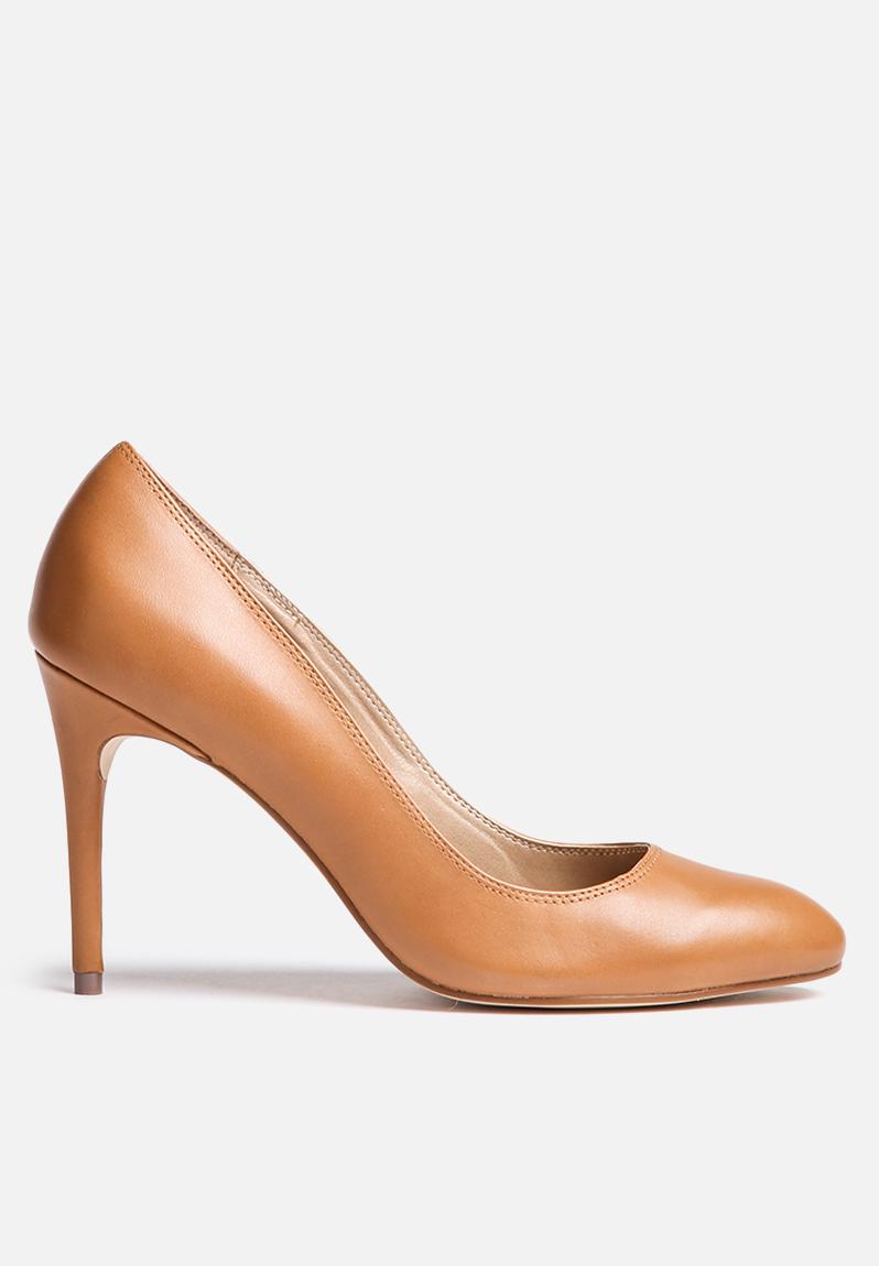 cognac heels steve madden