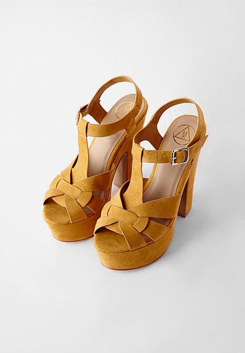 F1600387 (70's Platform Heeled Sandals) - MUSTARD Missguided Heels ...