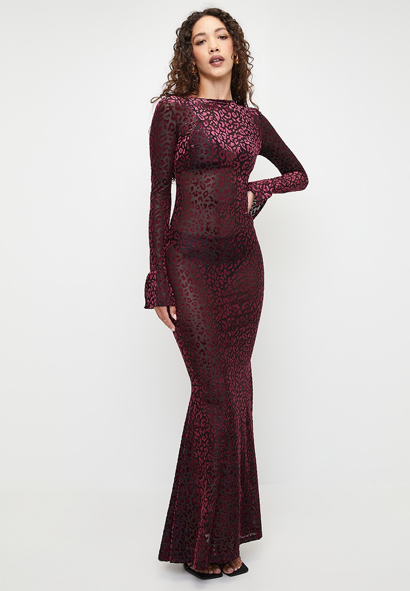 Sissy Boy Tempting: Longsleeve Maxi Dress With An Open Back - Burgundy Black