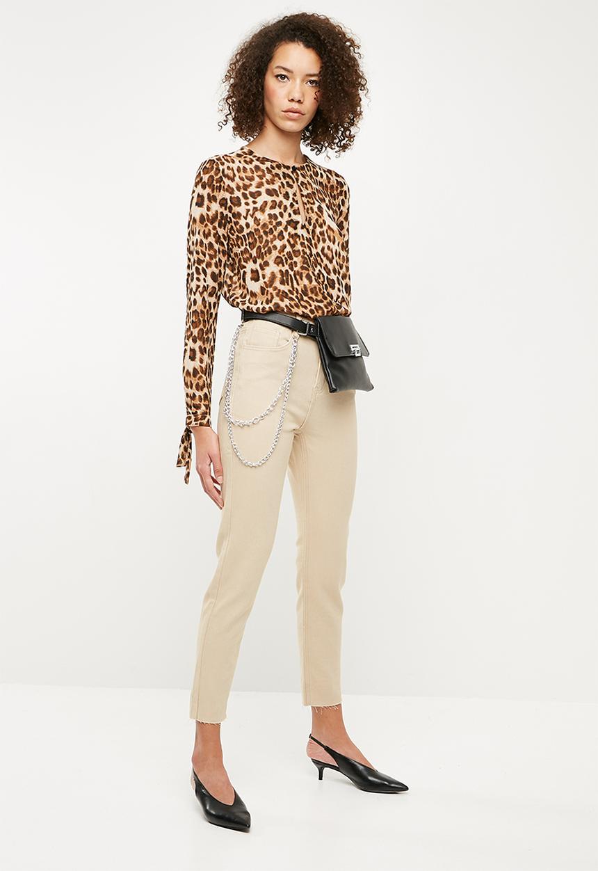 Missguided - Riot high rise chain detail mom jean - beige