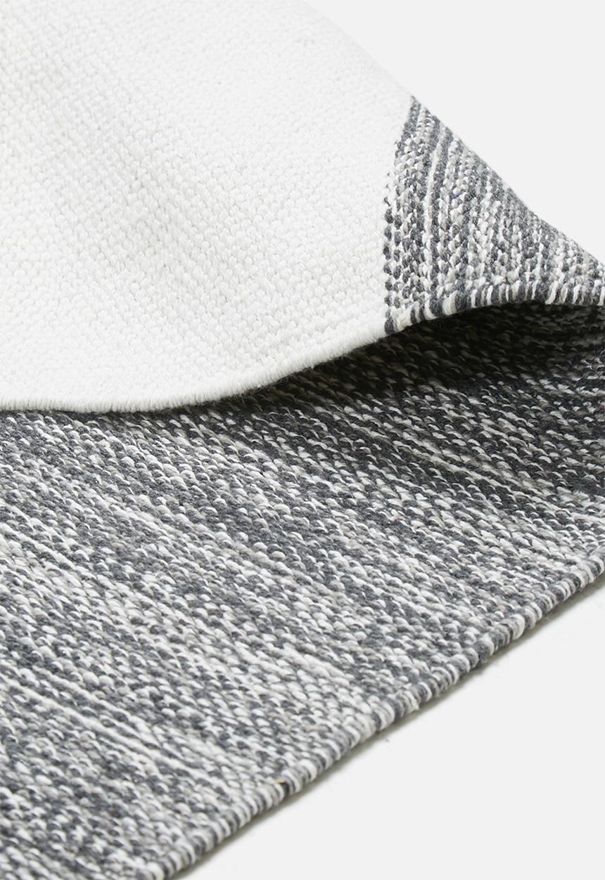 Sixth Floor - Jolie rug - charcoal & white