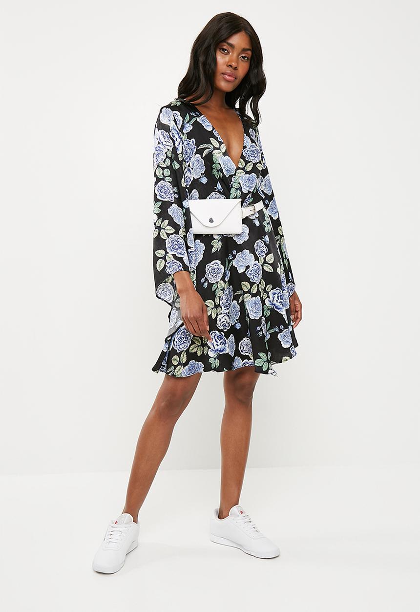 Missguided - Floral print belted kimono shift dress - black & blue