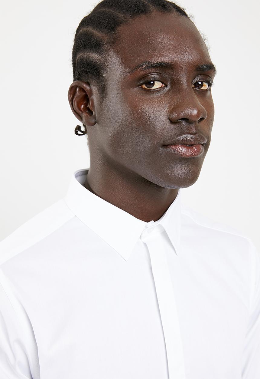 Superbalist - Concealed button stand poplin shirt - white