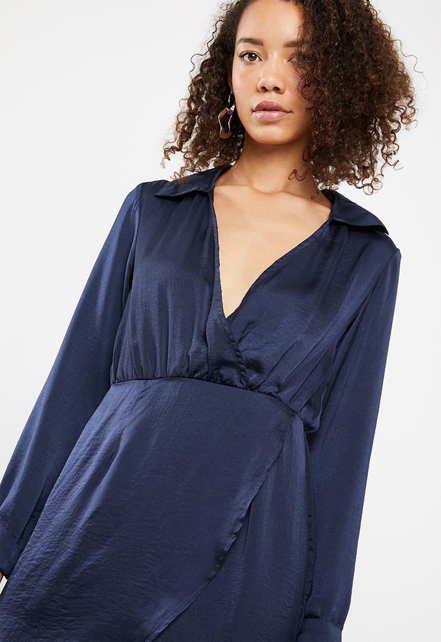 Missguided - Satin open back shirt dress - navy