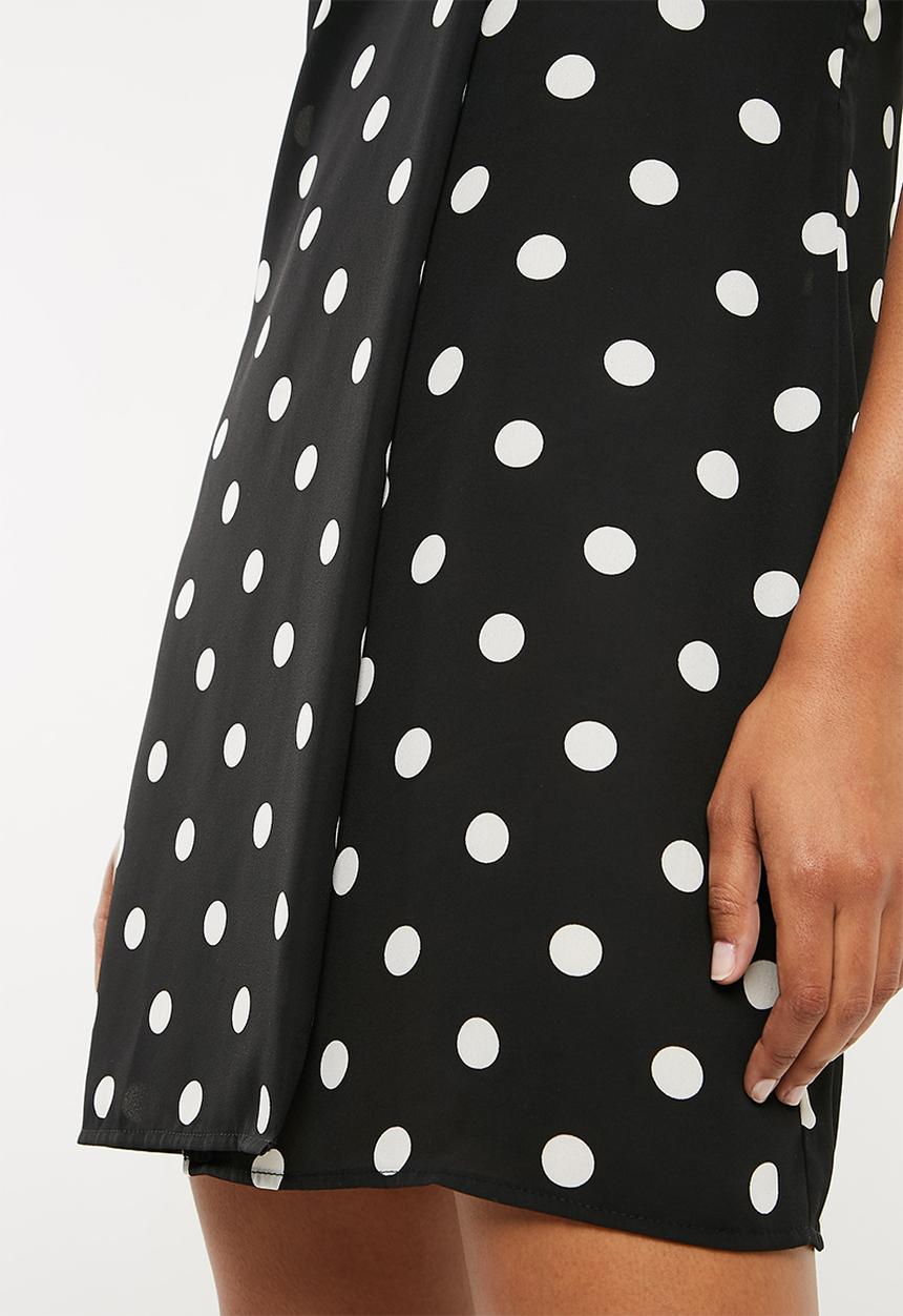 Superbalist - Short square neck slip dress - black & white 