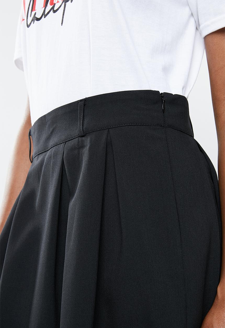 Missguided - Pleated chain detail mini skirt - black 