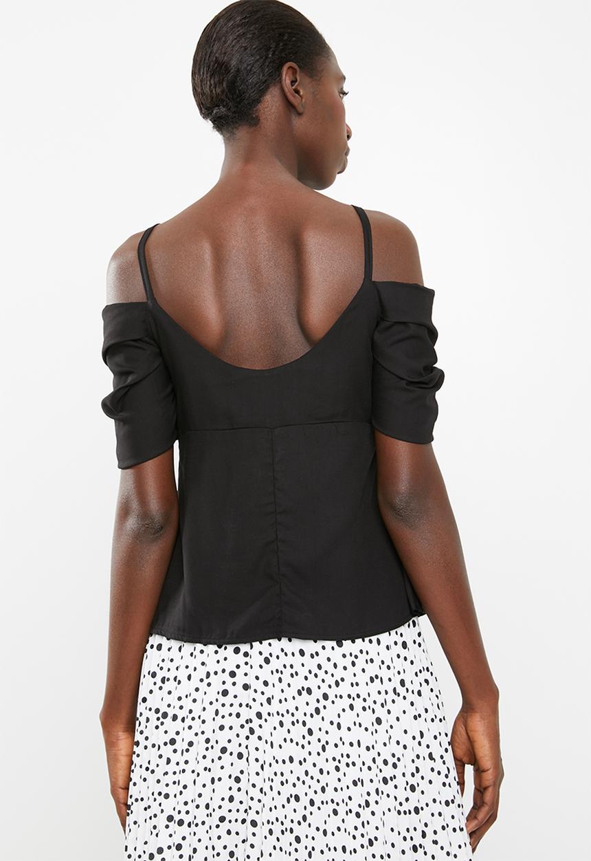 STYLE REPUBLIC - Cold shoulder front button top - black