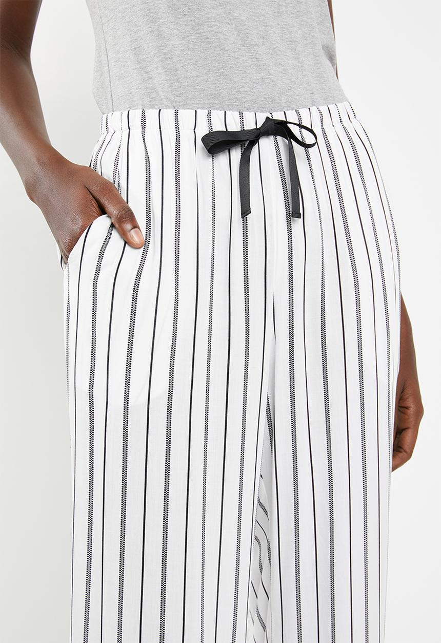 Superbalist - Sleep cami and pants set - black and white 
