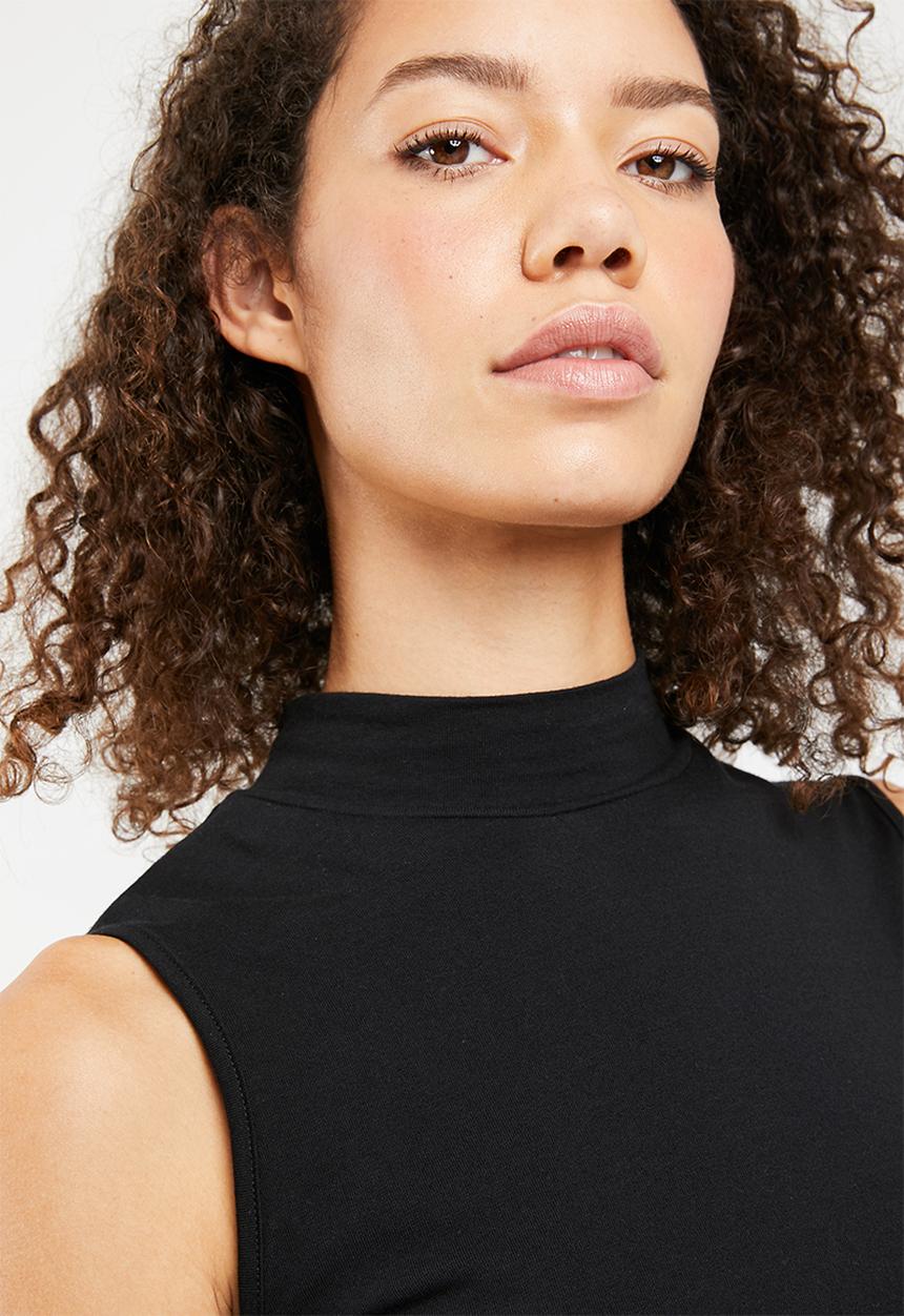 Superbalist - Sleeveless turtle neck 2 pack tops - black & white