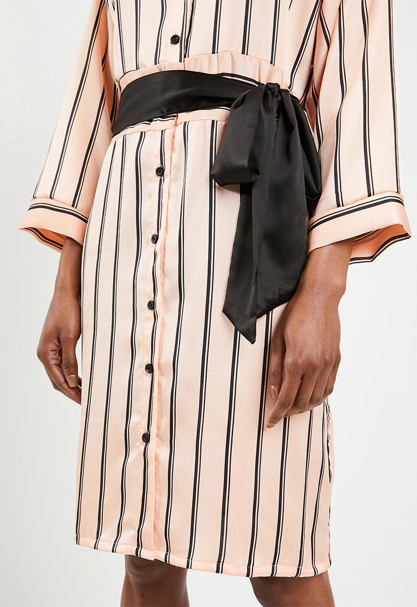 STYLE REPUBLIC - Shirt dress with contrast belt - pink and black stripe