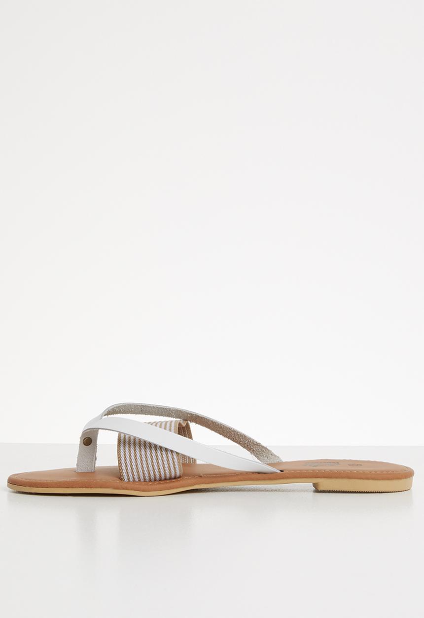 edit - Leather thong sandals - white