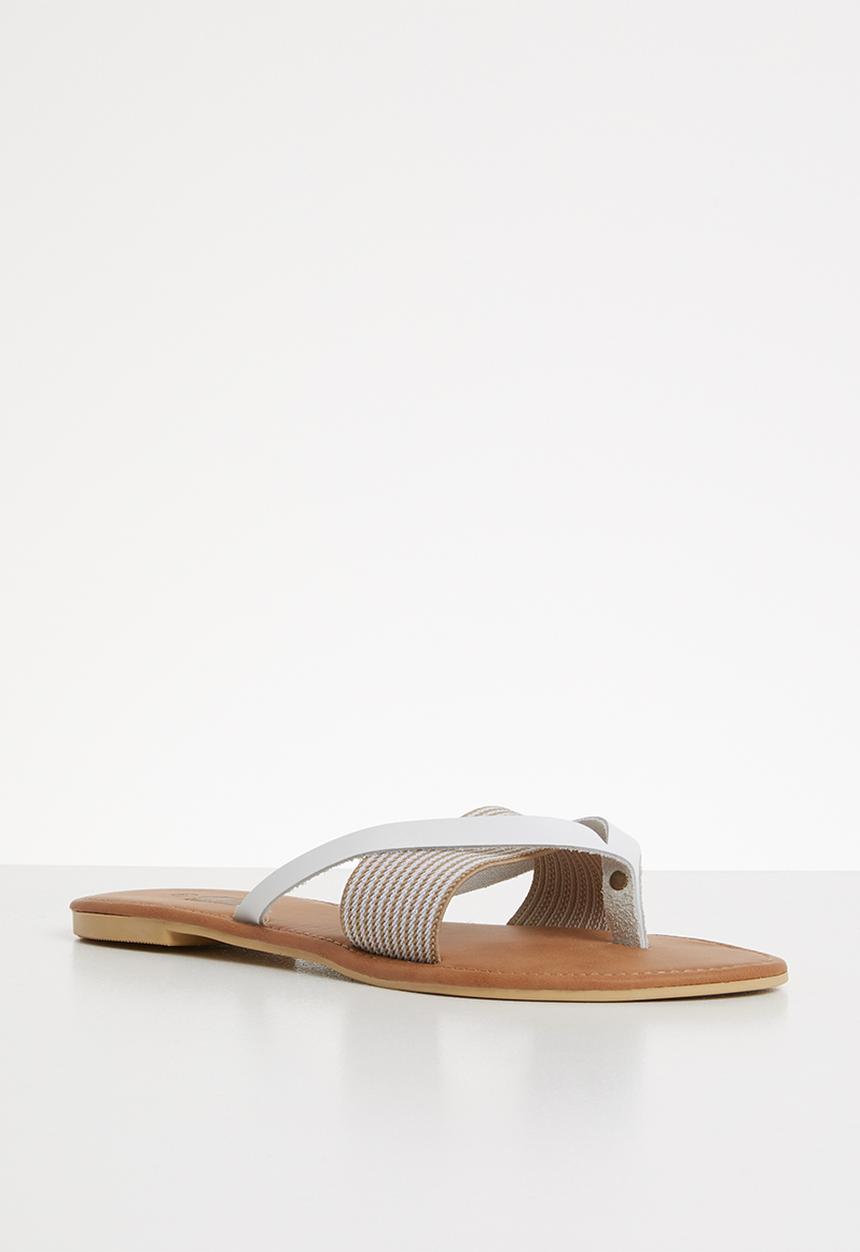 edit - Leather thong sandals - white