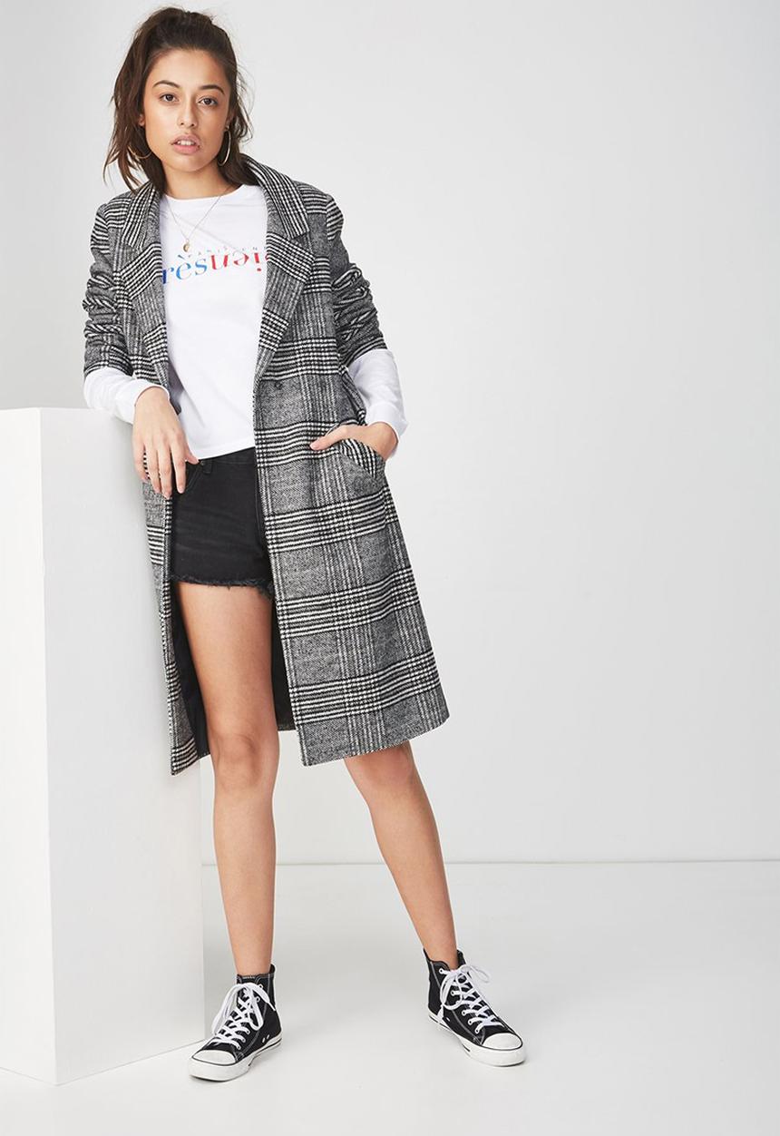 Cotton On - Tbar tammy chopped graphic long sleeve - white