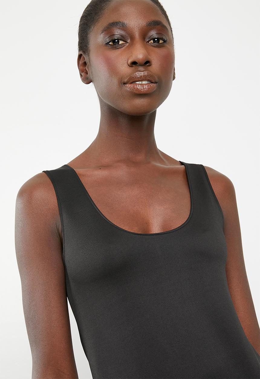 Leigh Schubert - Edison 2 piece set - black